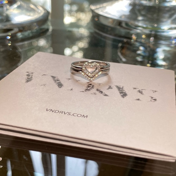 VNDRVS Jewelry - Sterling Silver CZ Heart Ring Set, Size 6